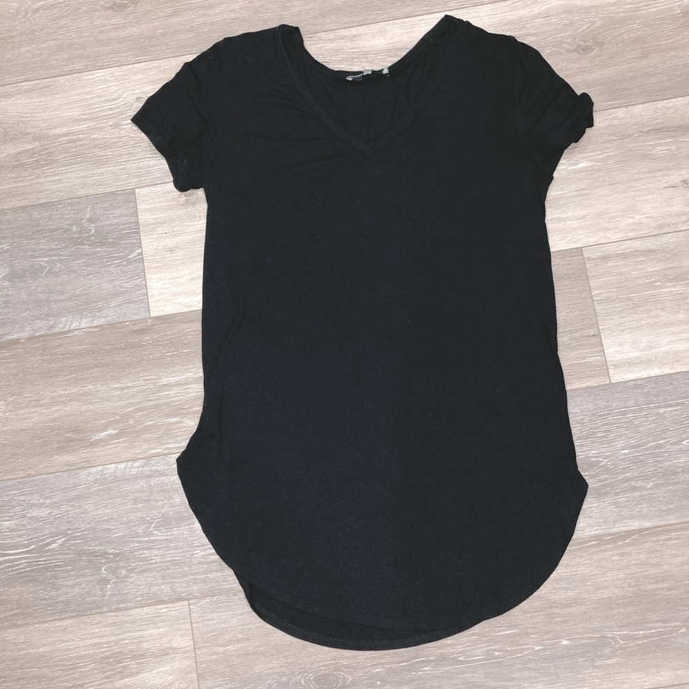 Emma’s Closet Black Long Flowy V Neck Top Medium